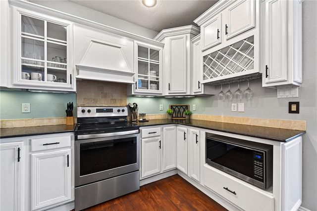 1 Binham Lane, Bella Vista, AR 72715