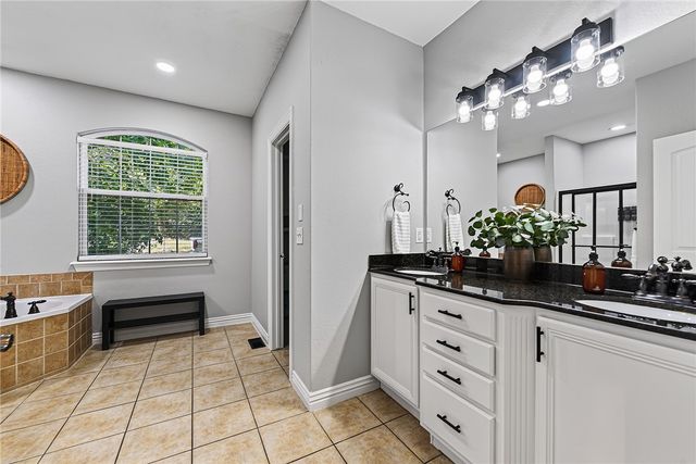 1 Binham Lane, Bella Vista, AR 72715