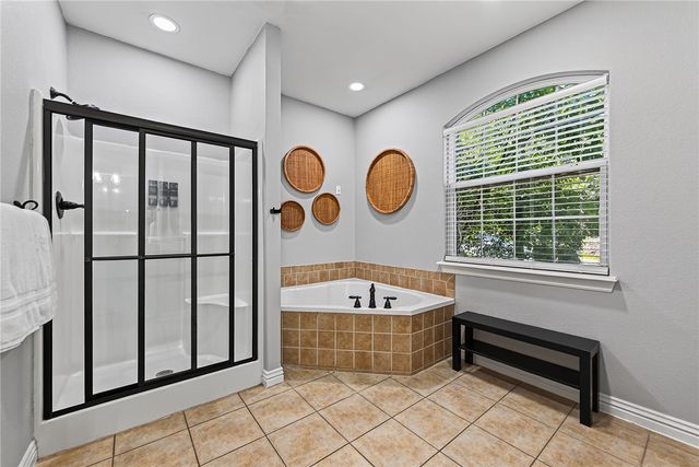 1 Binham Lane, Bella Vista, AR 72715