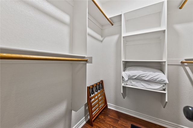 1 Binham Lane, Bella Vista, AR 72715