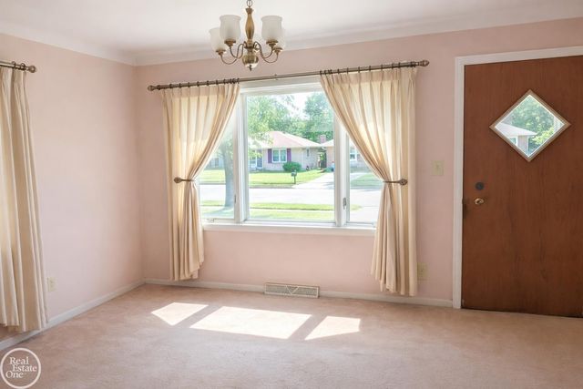 18746 Woodside Street, Harper Woods, MI 48225