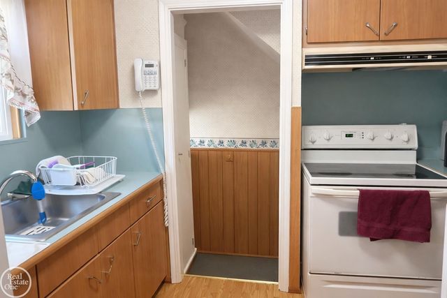 18746 Woodside Street, Harper Woods, MI 48225