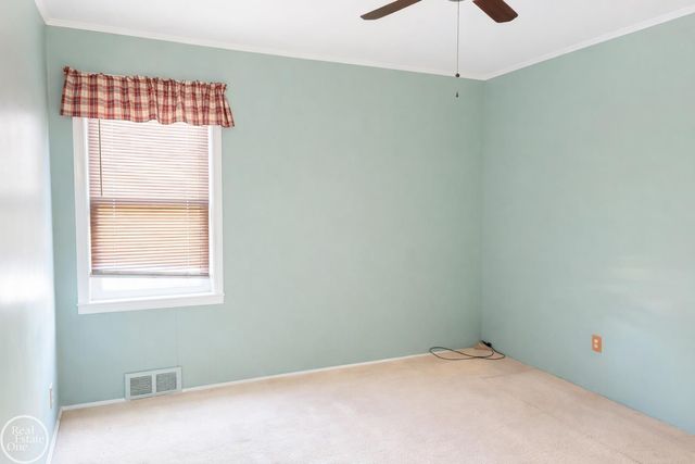 18746 Woodside Street, Harper Woods, MI 48225