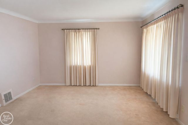 18746 Woodside Street, Harper Woods, MI 48225