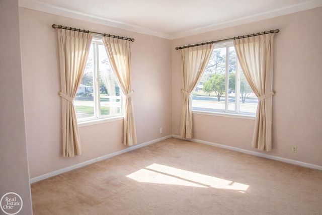 18746 Woodside Street, Harper Woods, MI 48225