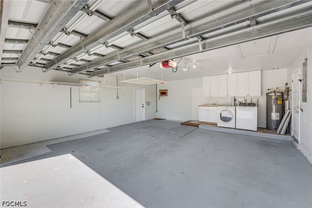 4240 SE 3rd AVE, Cape Coral, FL 33904