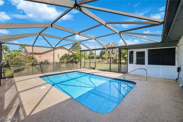 4240 SE 3rd AVE, Cape Coral, FL 33904