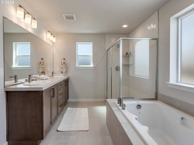 13890 Sw 175th Ave, Tigard, OR 97140