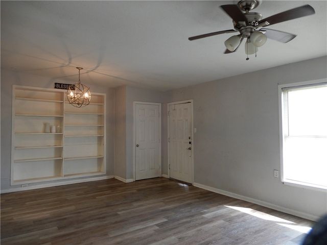 3705 Lamont St, Corpus Christi, TX 78415