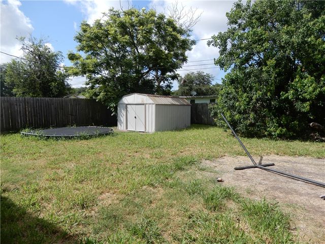 3705 Lamont St, Corpus Christi, TX 78415