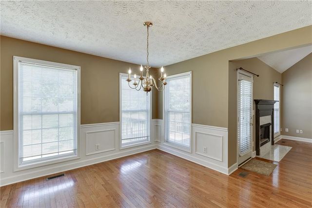 5972 River Oaks Drive, Flowery Branch, GA 30542