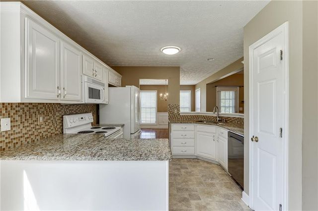 5972 River Oaks Drive, Flowery Branch, GA 30542