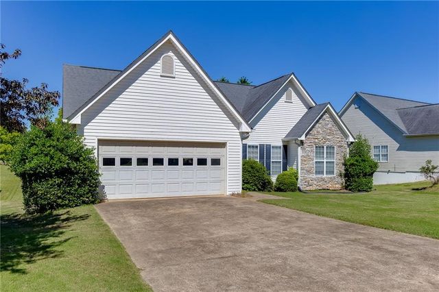 5972 River Oaks Drive, Flowery Branch, GA 30542