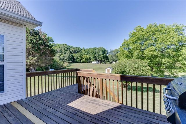 5972 River Oaks Drive, Flowery Branch, GA 30542