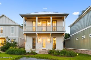 273 Porter Oak Lane, Ocean Springs, MS 39564