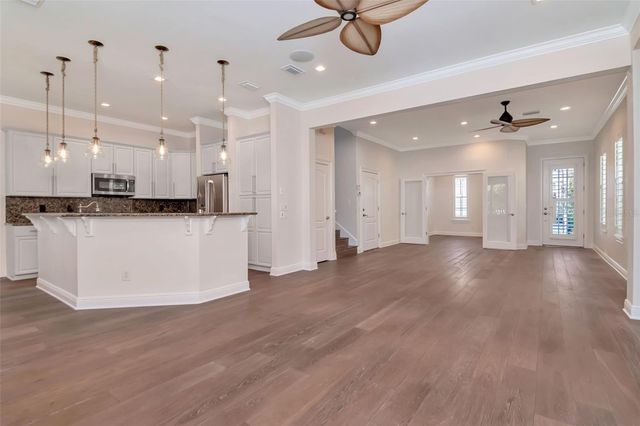 947 HEMINGWAY CIRCLE, Tampa, FL 33602