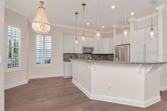 947 HEMINGWAY CIRCLE, Tampa, FL 33602