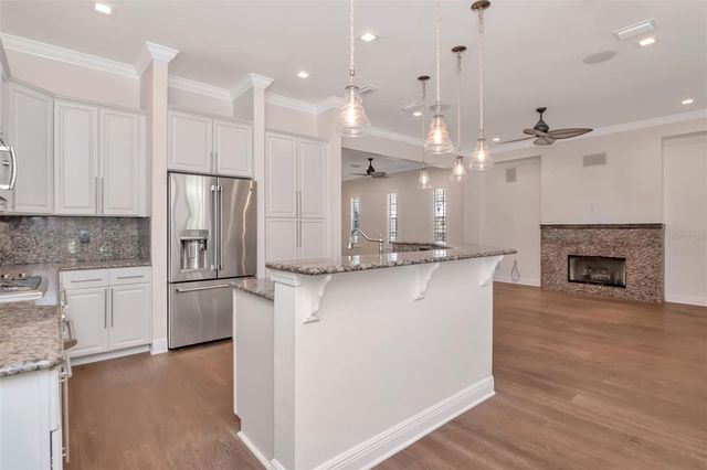 947 HEMINGWAY CIRCLE, Tampa, FL 33602