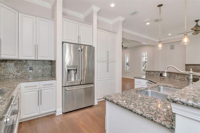 947 HEMINGWAY CIRCLE, Tampa, FL 33602