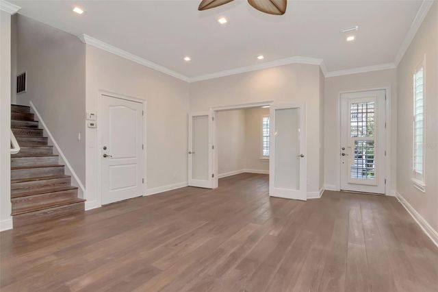 947 HEMINGWAY CIRCLE, Tampa, FL 33602