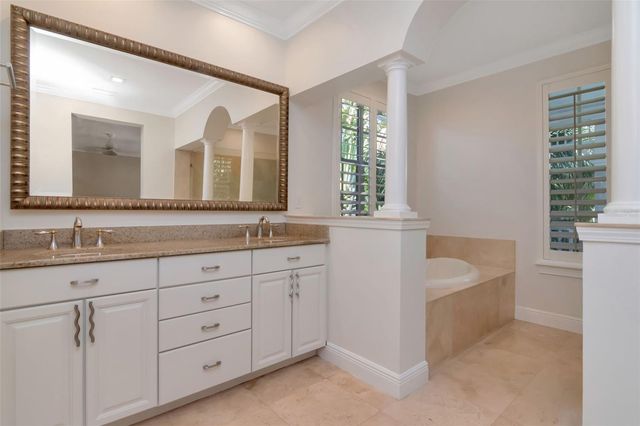 947 HEMINGWAY CIRCLE, Tampa, FL 33602