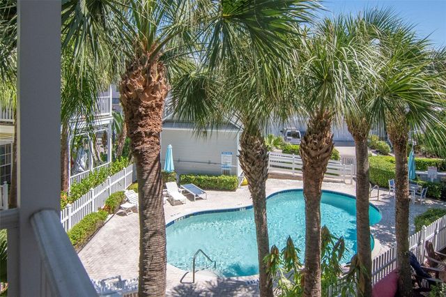 947 HEMINGWAY CIRCLE, Tampa, FL 33602