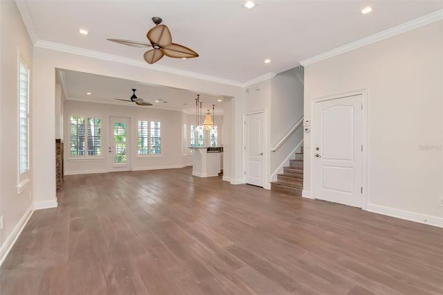 947 HEMINGWAY CIRCLE, Tampa, FL 33602