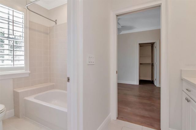 947 HEMINGWAY CIRCLE, Tampa, FL 33602