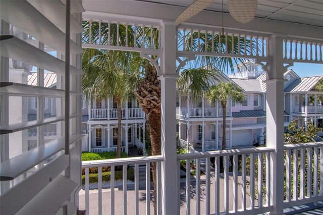 947 HEMINGWAY CIRCLE, Tampa, FL 33602