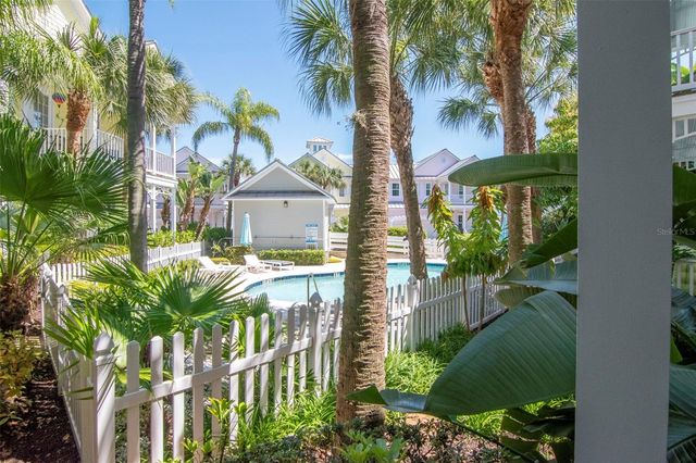 947 HEMINGWAY CIRCLE, Tampa, FL 33602