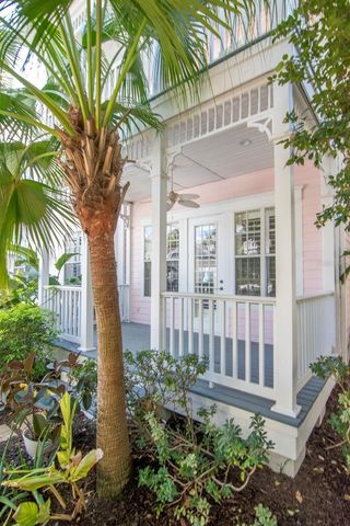 947 HEMINGWAY CIRCLE, Tampa, FL 33602