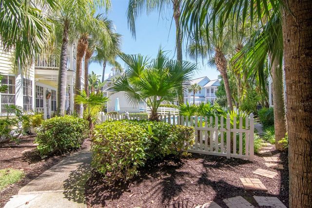 947 HEMINGWAY CIRCLE, Tampa, FL 33602