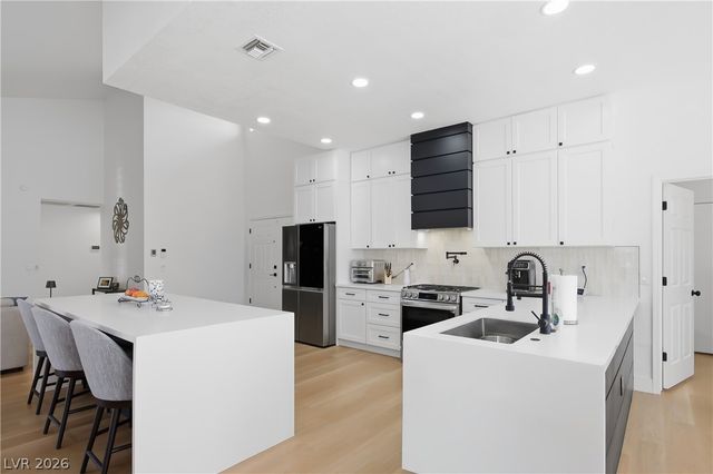 8817 Sandspring Drive, Las Vegas, NV 89134