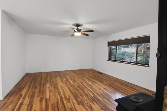 10959 Henson Way, Grass Valley, CA 95949