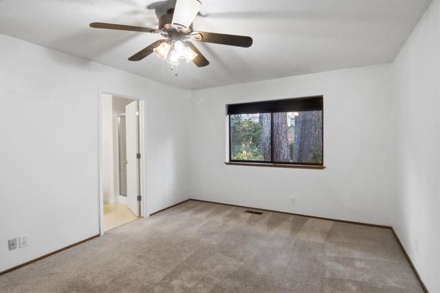 10959 Henson Way, Grass Valley, CA 95949