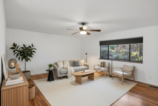 10959 Henson Way, Grass Valley, CA 95949