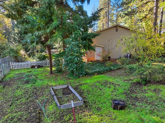 10959 Henson Way, Grass Valley, CA 95949