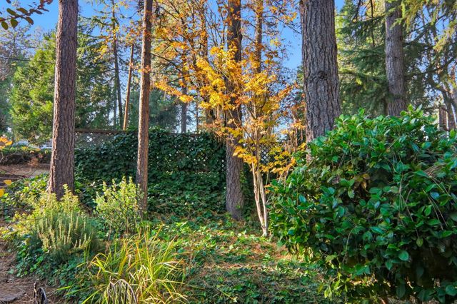 10959 Henson Way, Grass Valley, CA 95949