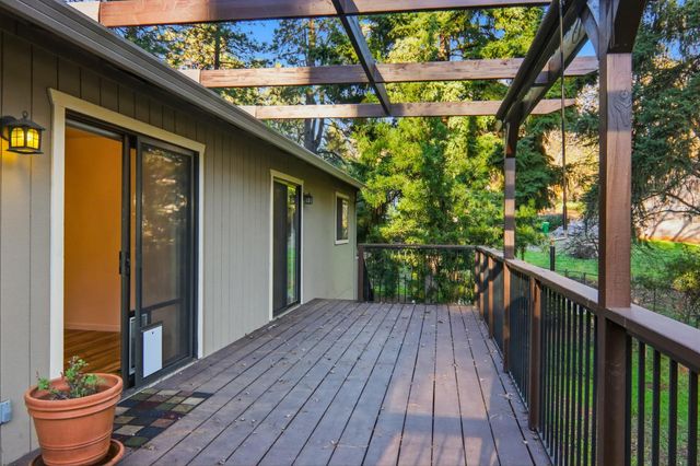 10959 Henson Way, Grass Valley, CA 95949