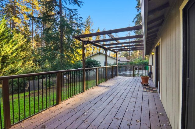 10959 Henson Way, Grass Valley, CA 95949