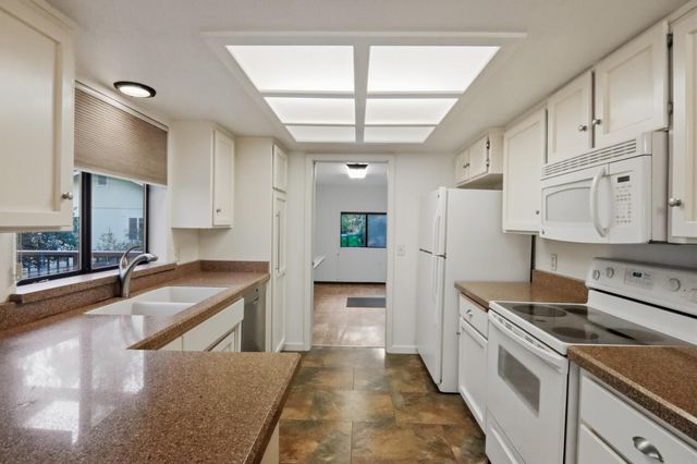 10959 Henson Way, Grass Valley, CA 95949