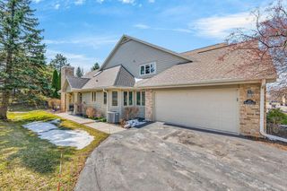 N21W24327 Cumberland DRIVE #36K, Pewaukee, WI 53072