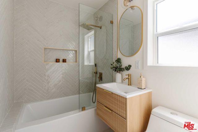 12700 Bonaparte Avenue, Los Angeles, CA 90066