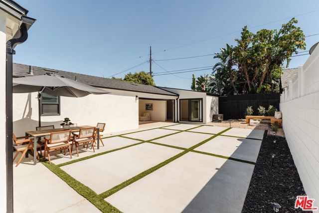 12700 Bonaparte Avenue, Los Angeles, CA 90066