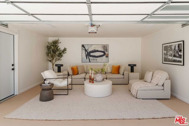 12700 Bonaparte Avenue, Los Angeles, CA 90066