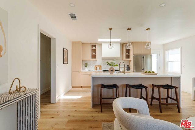 12700 Bonaparte Avenue, Los Angeles, CA 90066