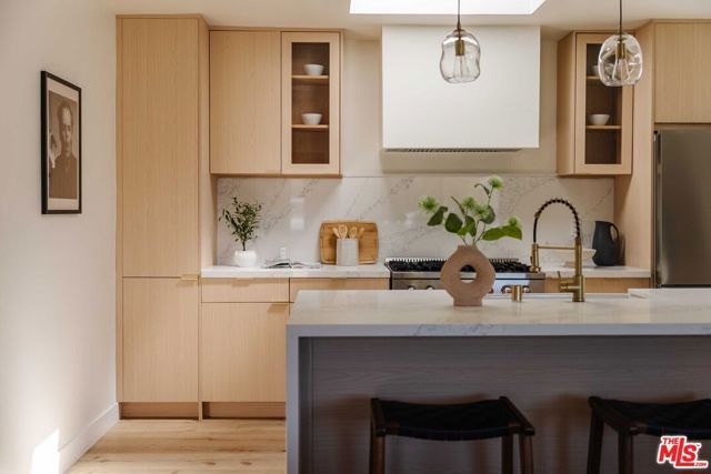 12700 Bonaparte Avenue, Los Angeles, CA 90066