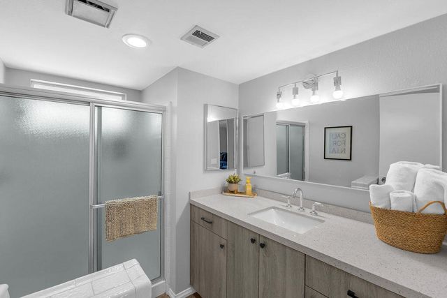 77086 Pauma Valley Way, Palm Desert, CA 92211