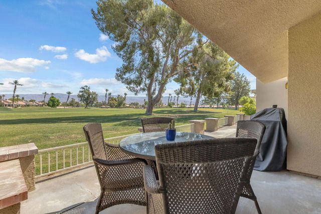 77086 Pauma Valley Way, Palm Desert, CA 92211
