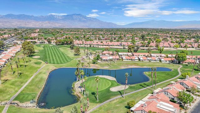 77086 Pauma Valley Way, Palm Desert, CA 92211